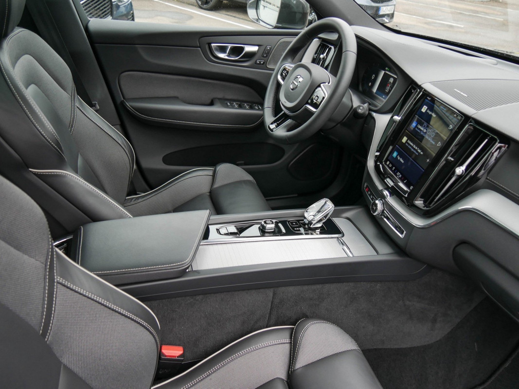 Volvo XC60 - SUV/Off-road - Grau - Gebrauchtwagen - Bild 3