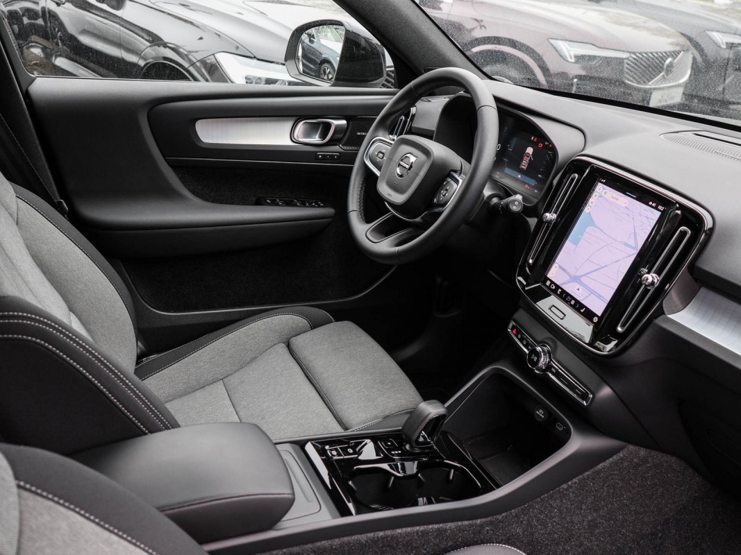 Volvo XC40 B4 - SUV/Off-road - Grau - Gebrauchtwagen - Bild 3