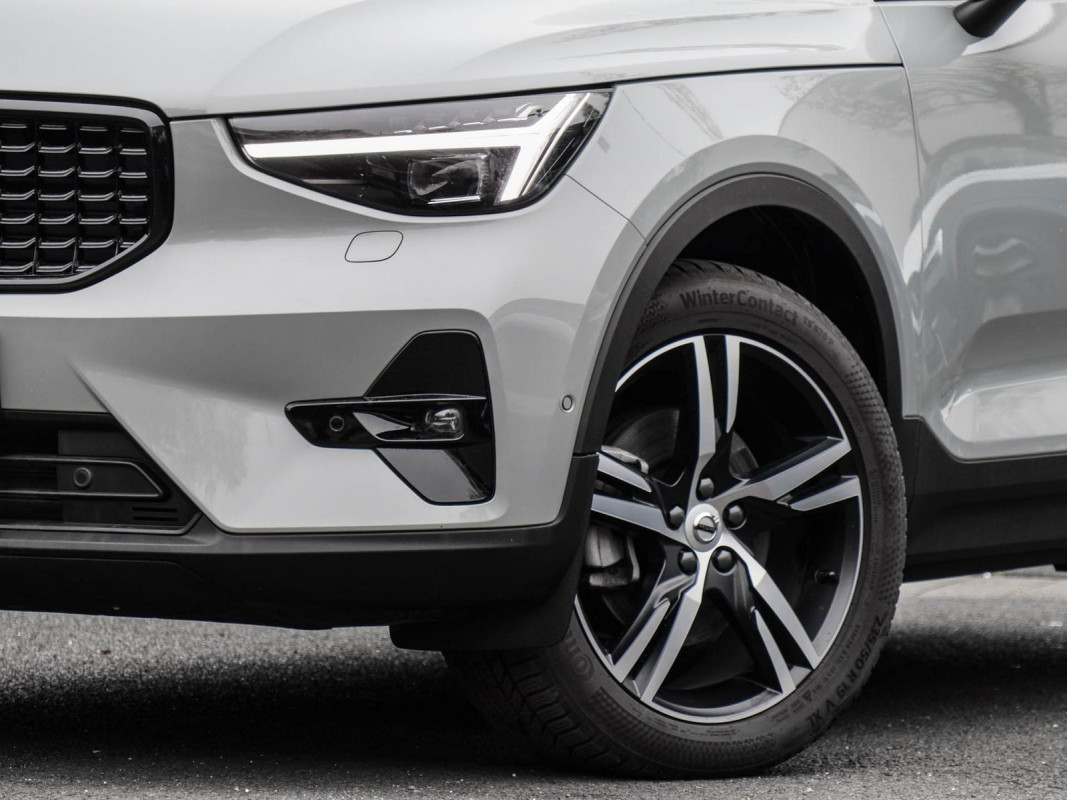Volvo XC40 B4 - SUV/Off-road - Grau - Gebrauchtwagen - Bild 6