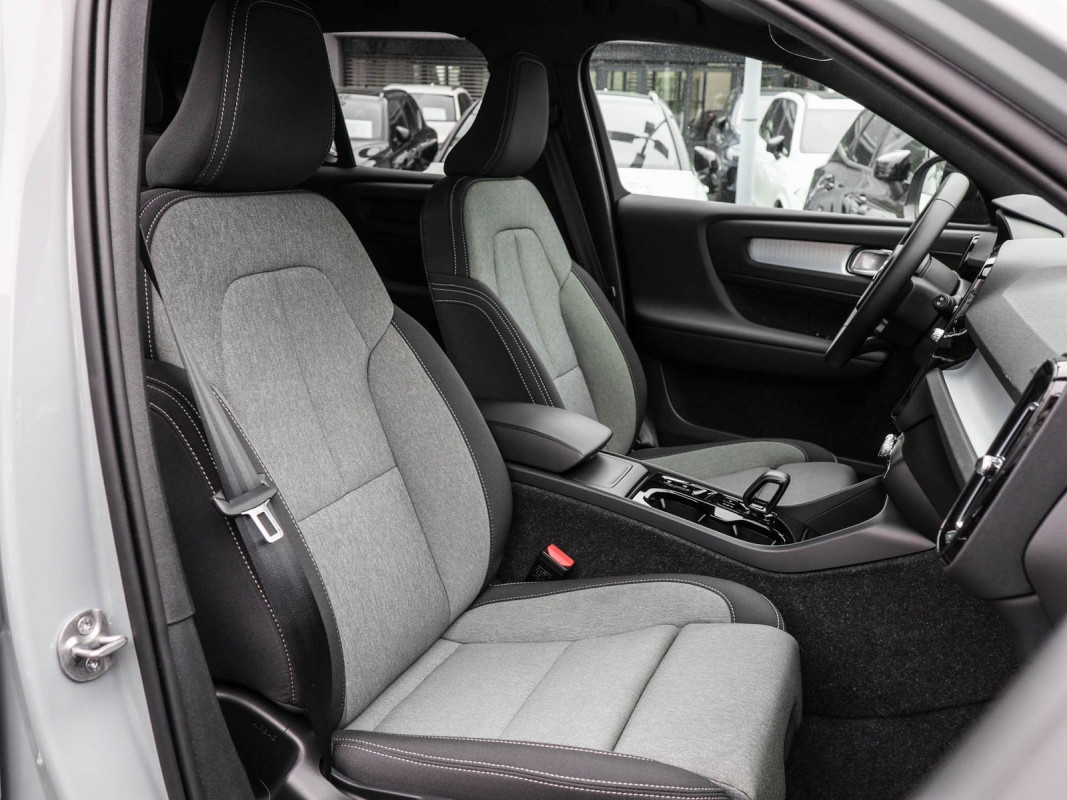 Volvo XC40 B4 - SUV/Off-road - Grau - Gebrauchtwagen - Bild 7