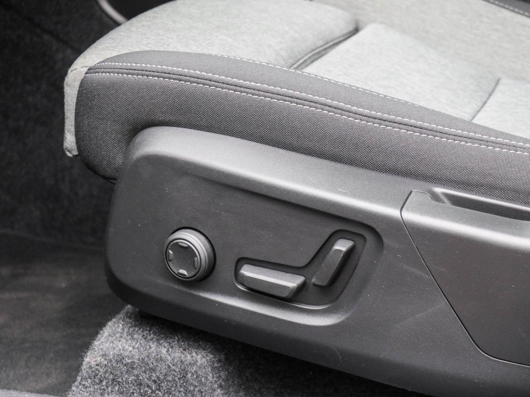 Volvo XC40 B4 - SUV/Off-road - Grau - Gebrauchtwagen - Bild 14