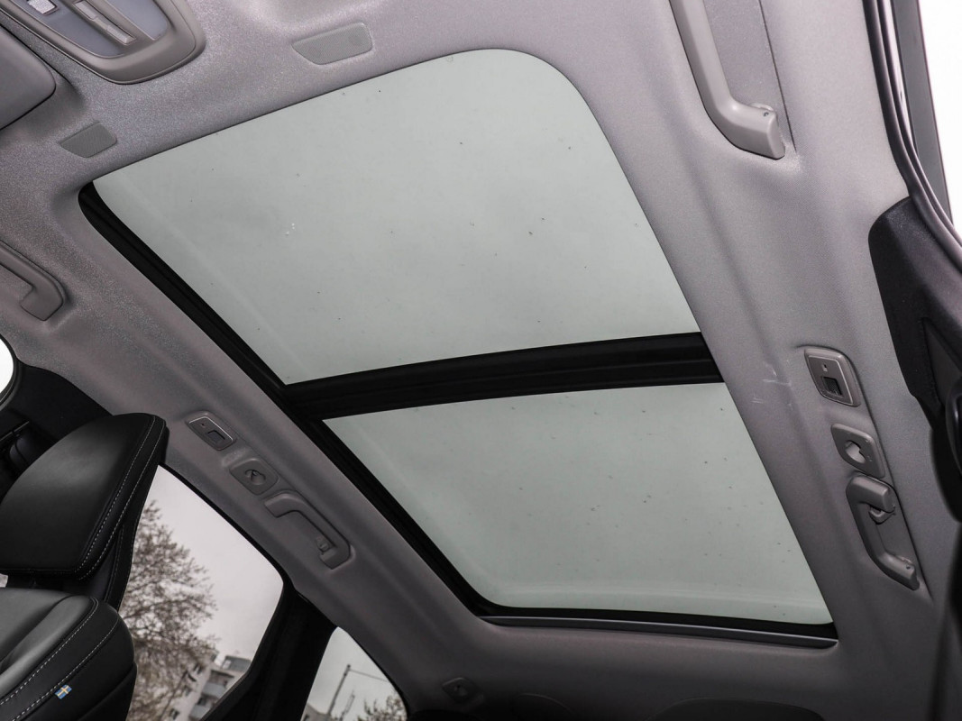 Volvo XC60 B5 (B) AWD Reskin - SUV/Off-road - Grün - Gebrauchtwagen - Bild 12