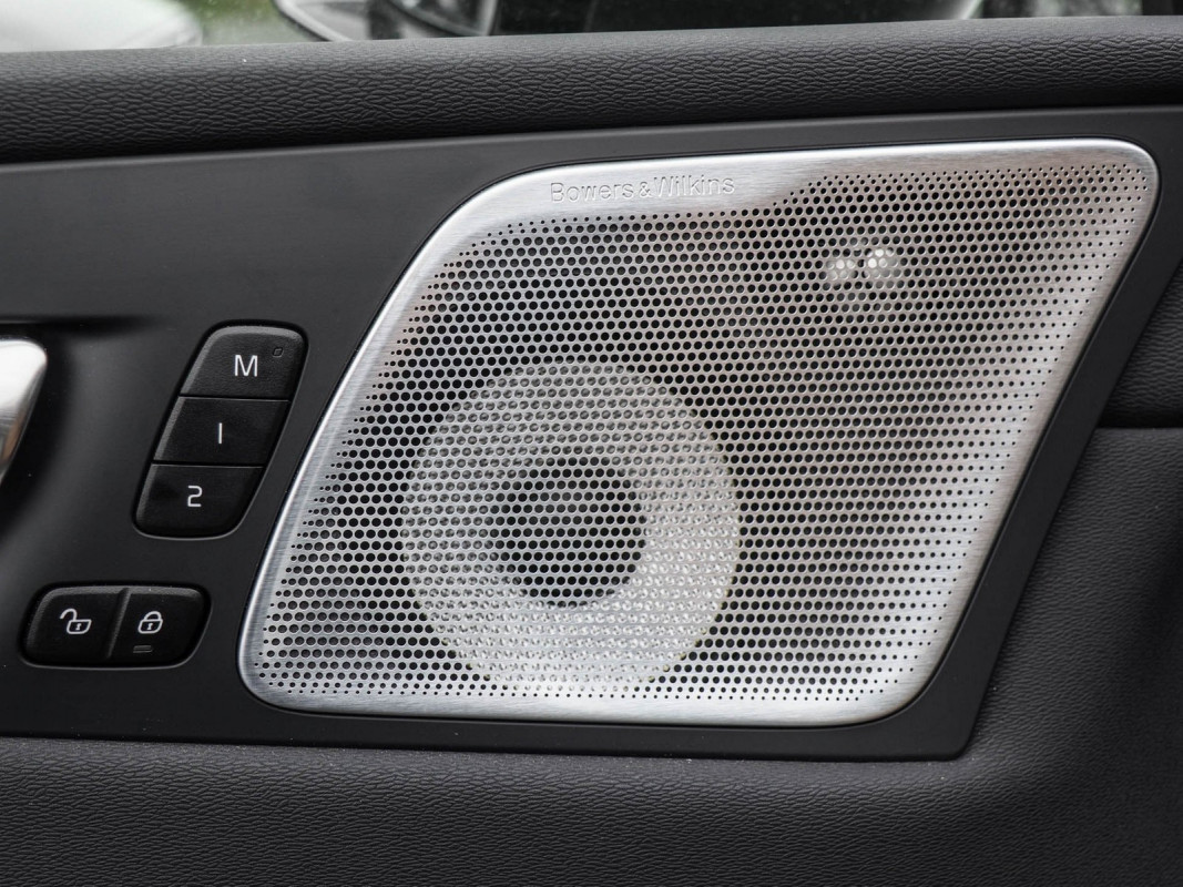 Volvo XC60 T6 Recharge AWD - SUV/Off-road - Weiss - Gebrauchtwagen - Bild 15