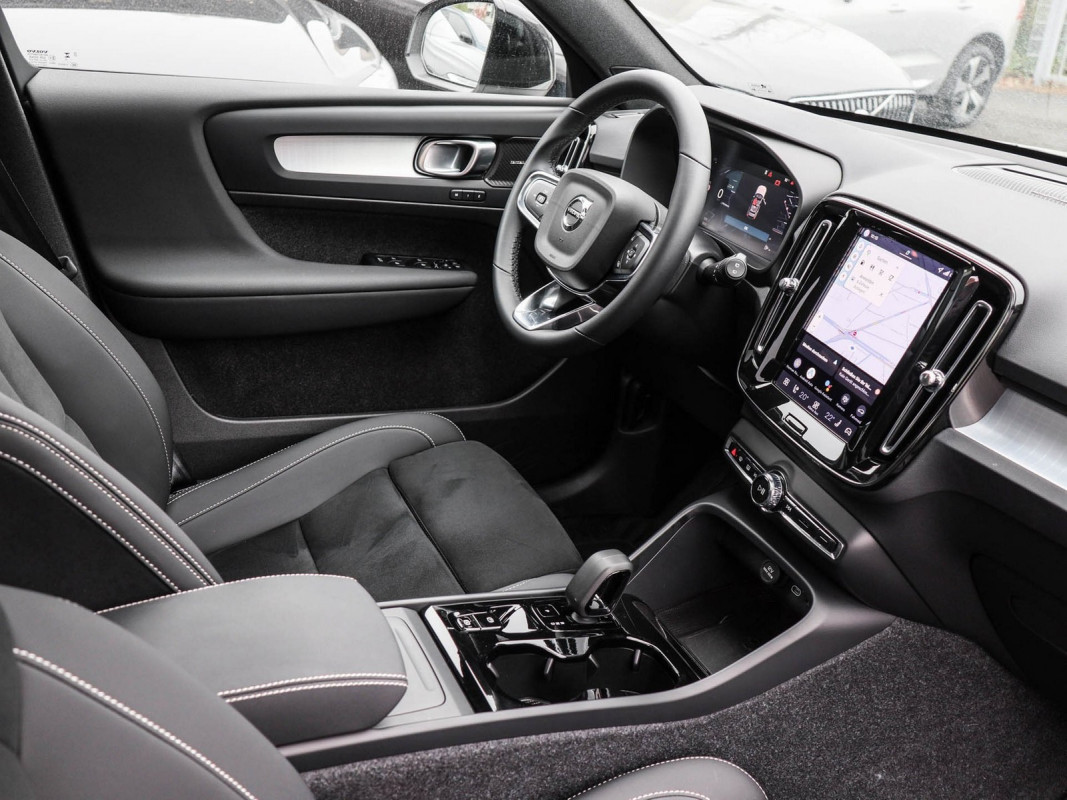 Volvo XC40 B3 - SUV/Off-road - Weiss - Gebrauchtwagen - Bild 3