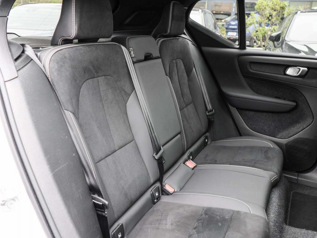 Volvo XC40 B3 - SUV/Off-road - Weiss - Gebrauchtwagen - Bild 5