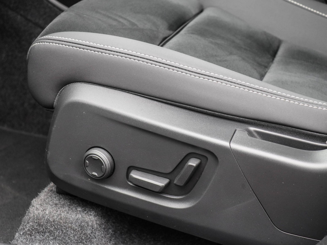 Volvo XC40 B3 - SUV/Off-road - Weiss - Gebrauchtwagen - Bild 15