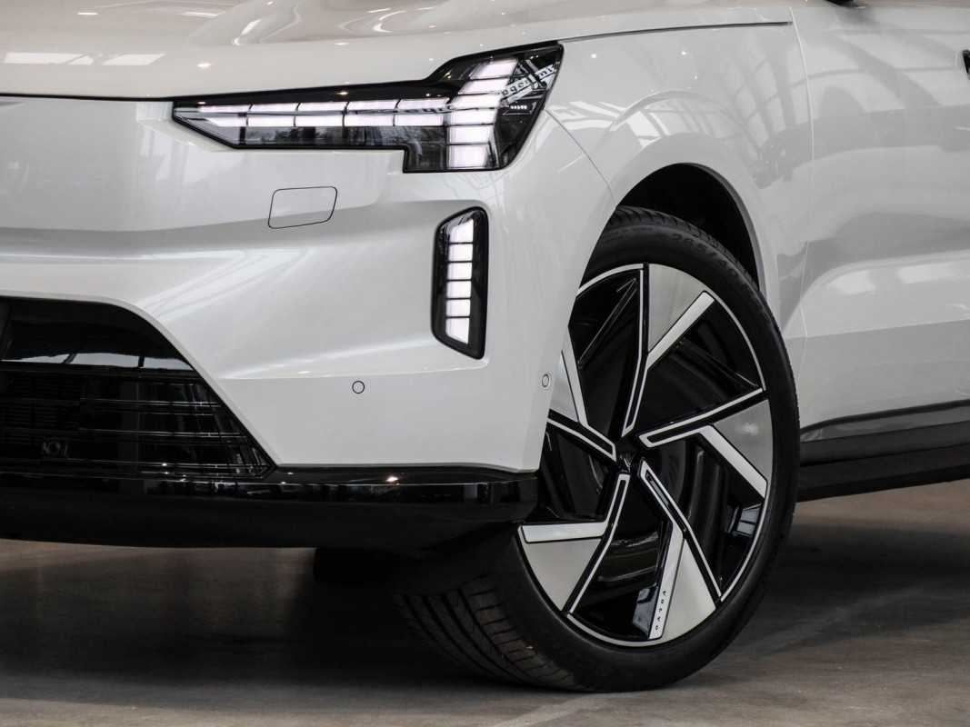 Volvo EX90 Pure AWD - SUV/Off-road - Weiss - Gebrauchtwagen - Bild 6