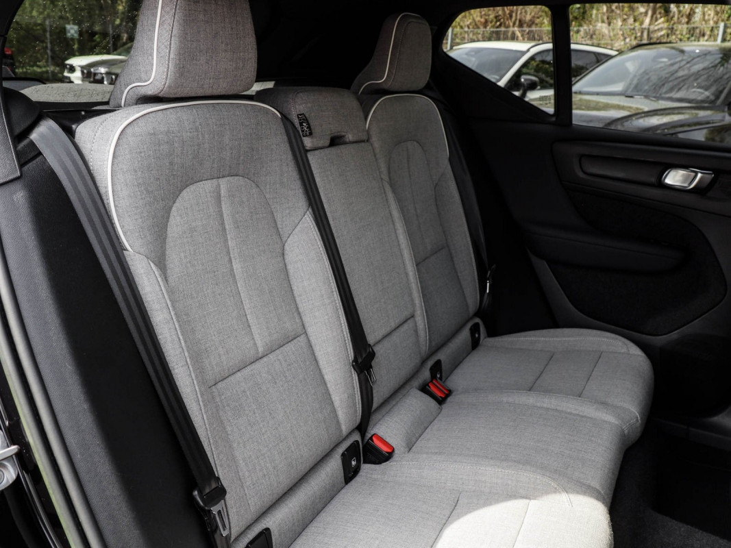 Volvo XC40 Twin Motor - SUV/Off-road - Schwarz - Gebrauchtwagen - Bild 5