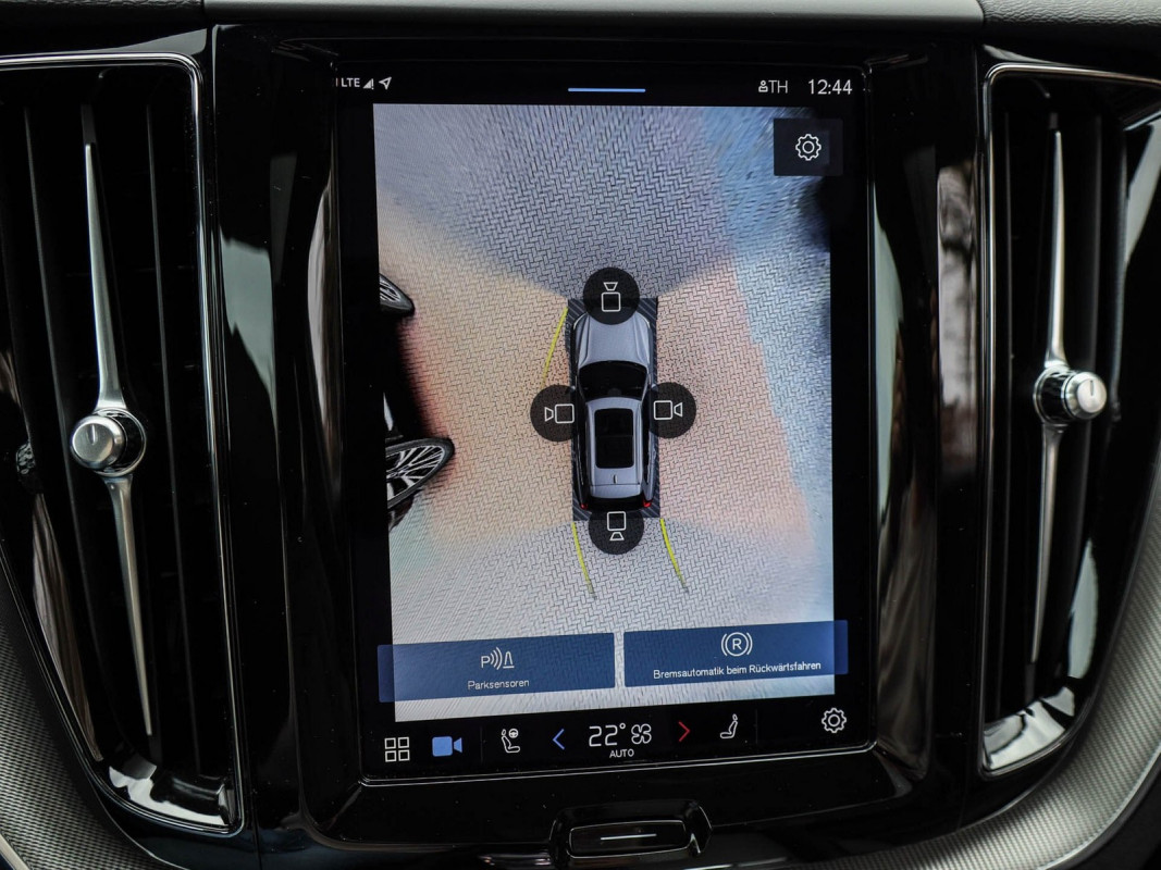 Volvo XC60 T6 - SUV/Off-road - Schwarz - Gebrauchtwagen - Bild 14