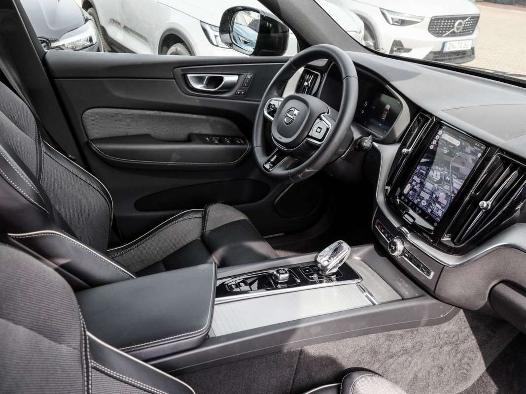 Volvo XC60 B4 (D) - SUV/Off-road - Schwarz - Gebrauchtwagen - Bild 3