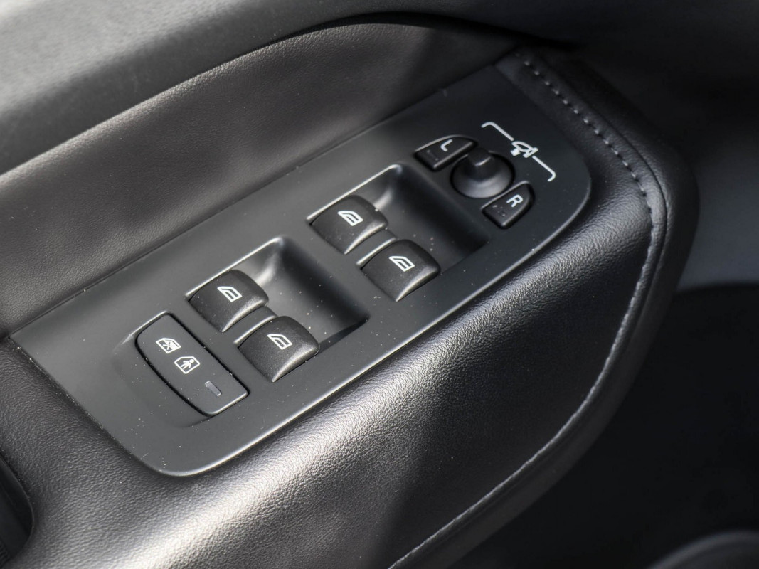 Volvo XC60 B4 (D) - SUV/Off-road - Grau - Gebrauchtwagen - Bild 15