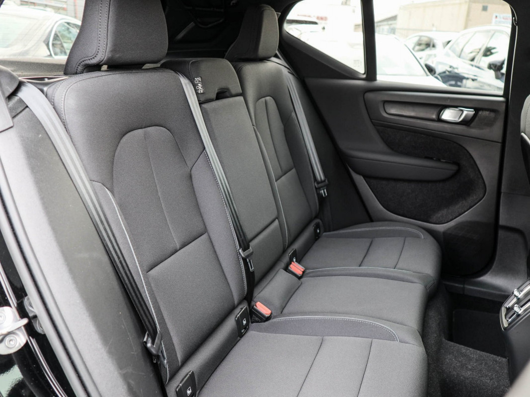Volvo XC40 Twin Motor - SUV/Off-road - Schwarz - Gebrauchtwagen - Bild 5