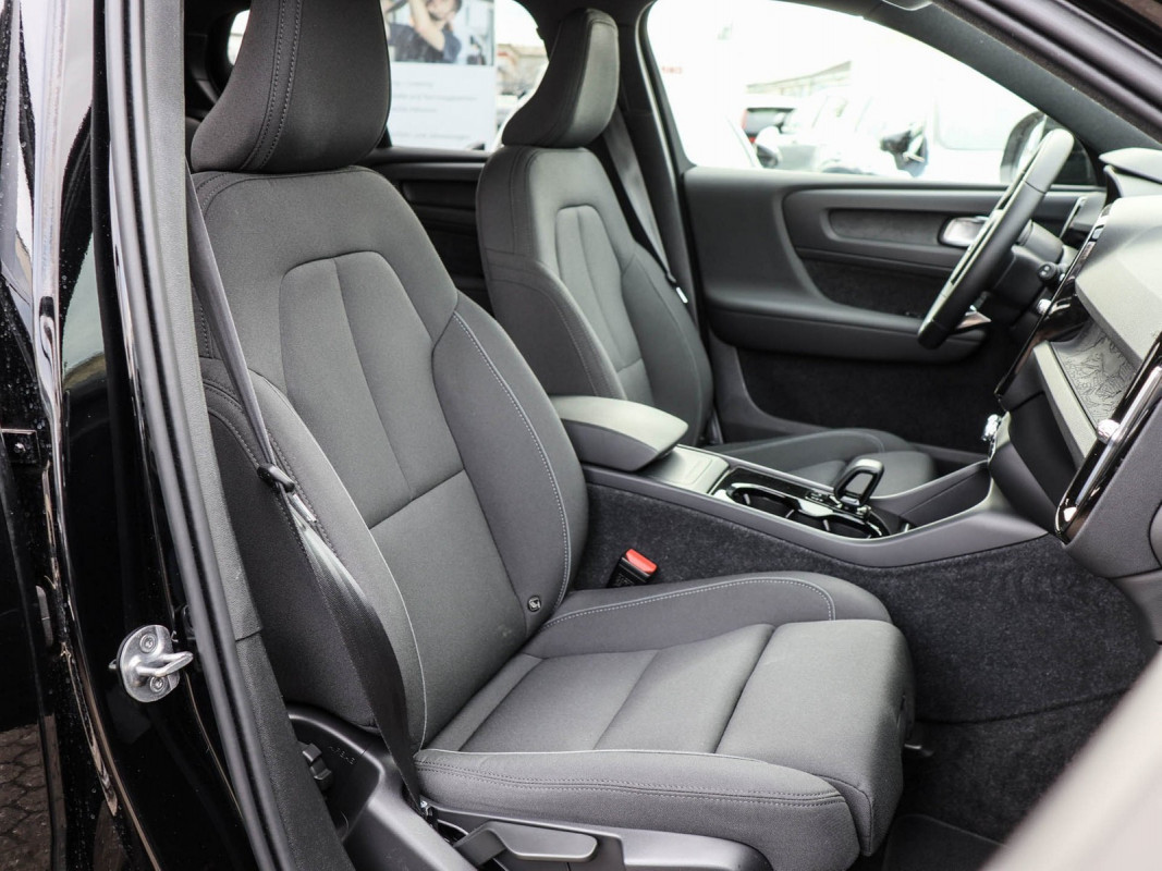 Volvo XC40 Twin Motor - SUV/Off-road - Schwarz - Gebrauchtwagen - Bild 7