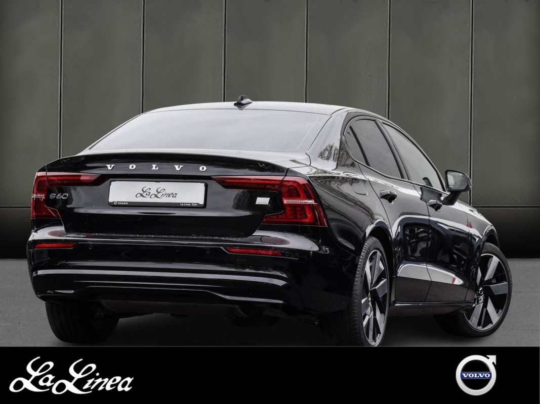 Volvo S60 T8 Recharge AWD - Limousine - Schwarz - Gebrauchtwagen - Bild 2