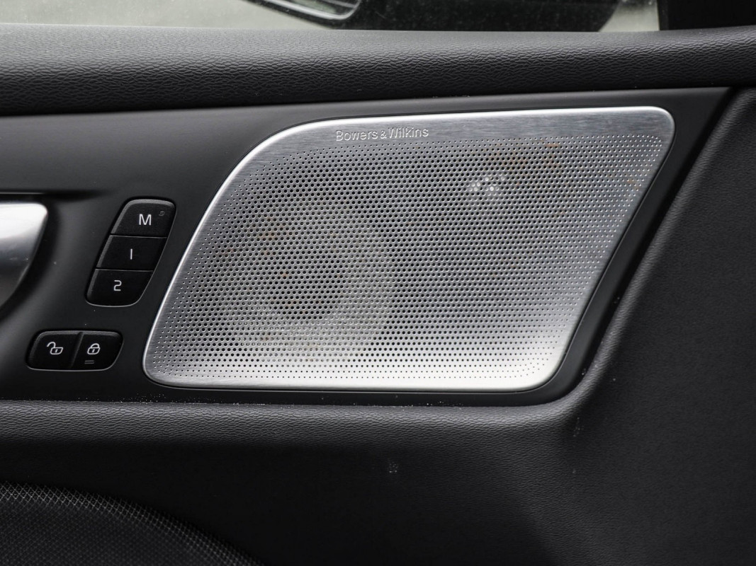 Volvo S60 T8 Recharge AWD - Limousine - Schwarz - Gebrauchtwagen - Bild 15