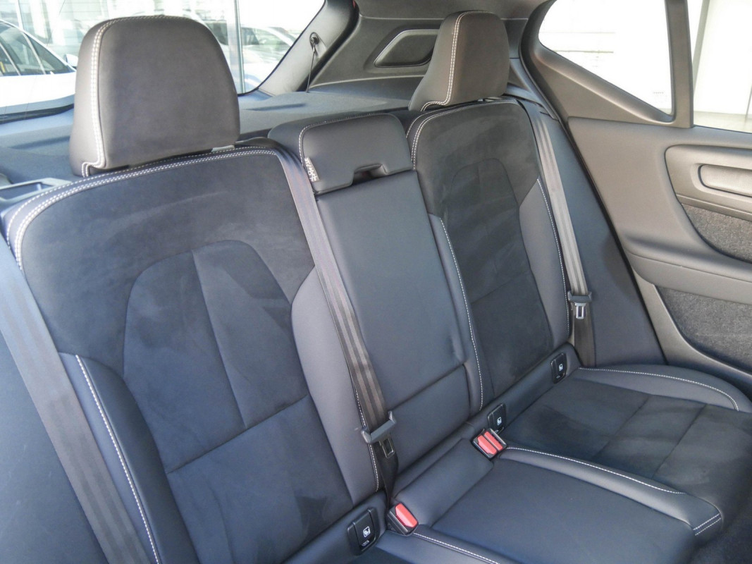 Volvo XC40 B3 - SUV/Off-road - Weiss - Gebrauchtwagen - Bild 5