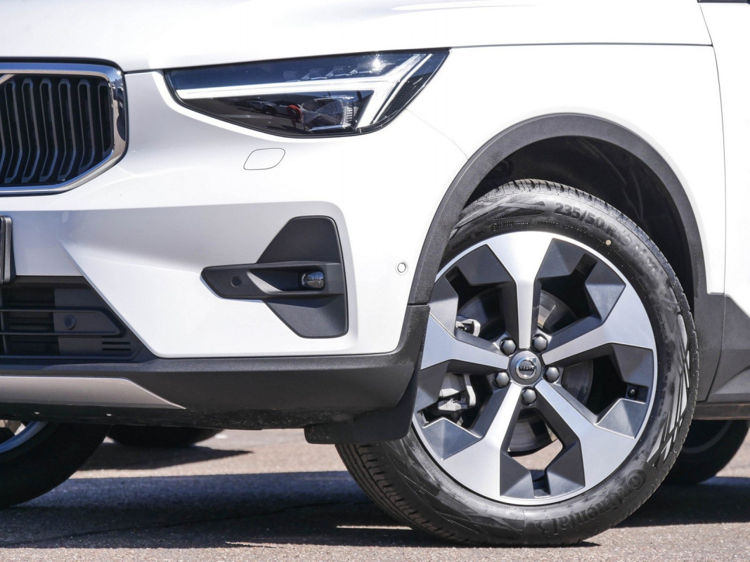 Volvo XC40 B3 - SUV/Off-road - Weiss - Gebrauchtwagen - Bild 6