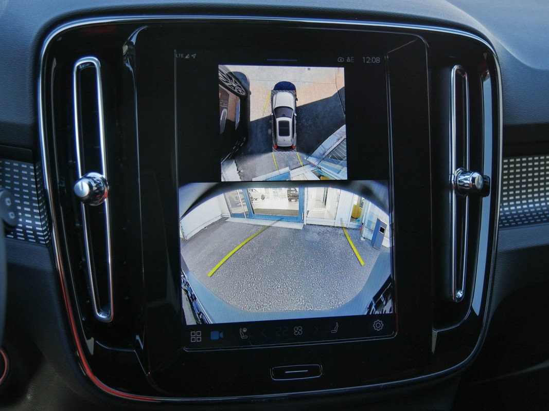 Volvo XC40 B3 - SUV/Off-road - Weiss - Gebrauchtwagen - Bild 12