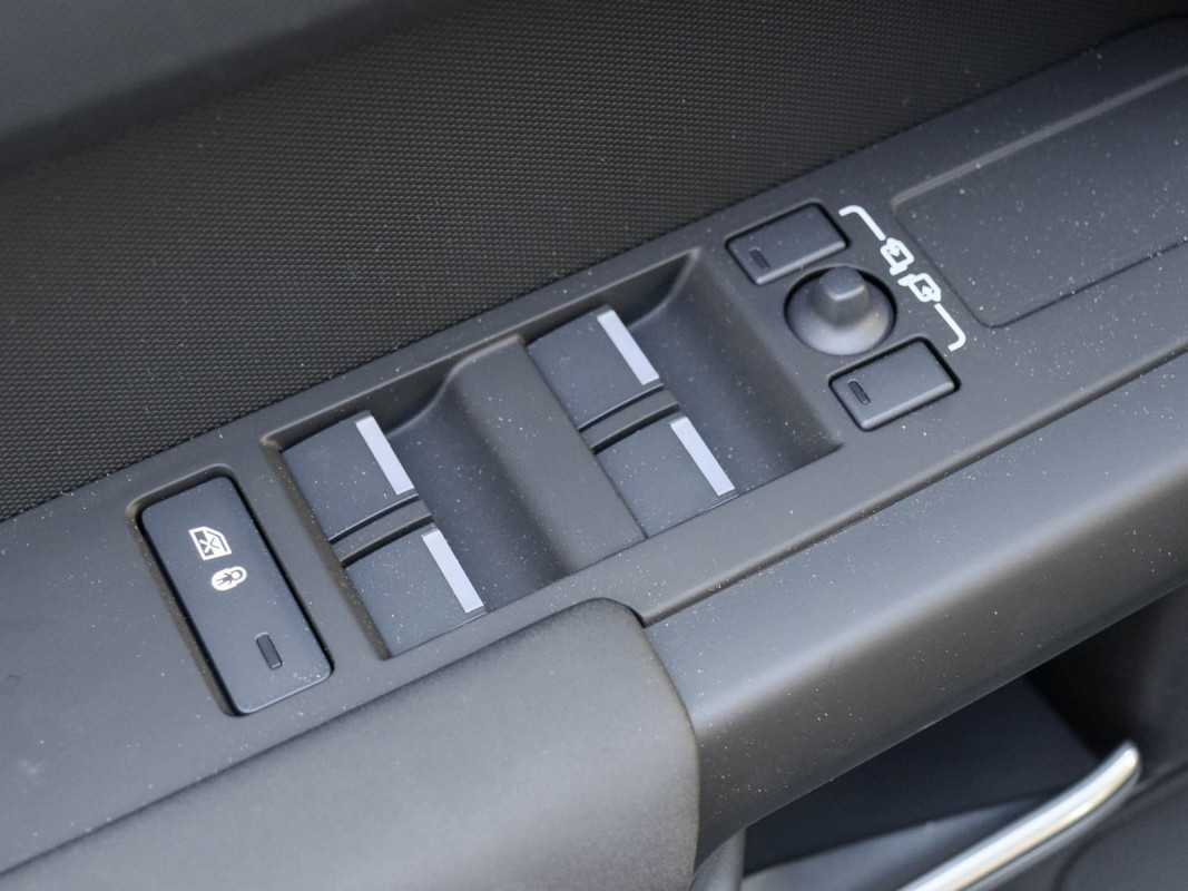 Land Rover Defender - SUV/Off-road - Weiss - Gebrauchtwagen - Bild 13