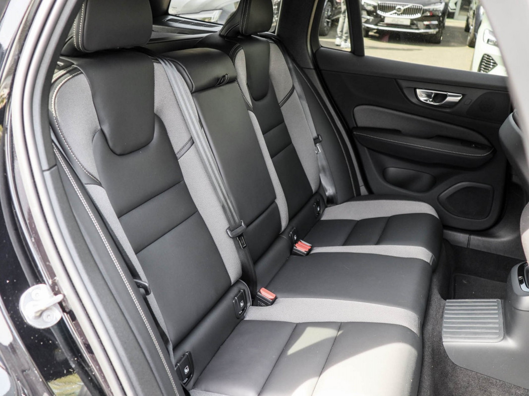 Volvo V60 T6 AWD - Kombi - Schwarz - Gebrauchtwagen - Bild 5