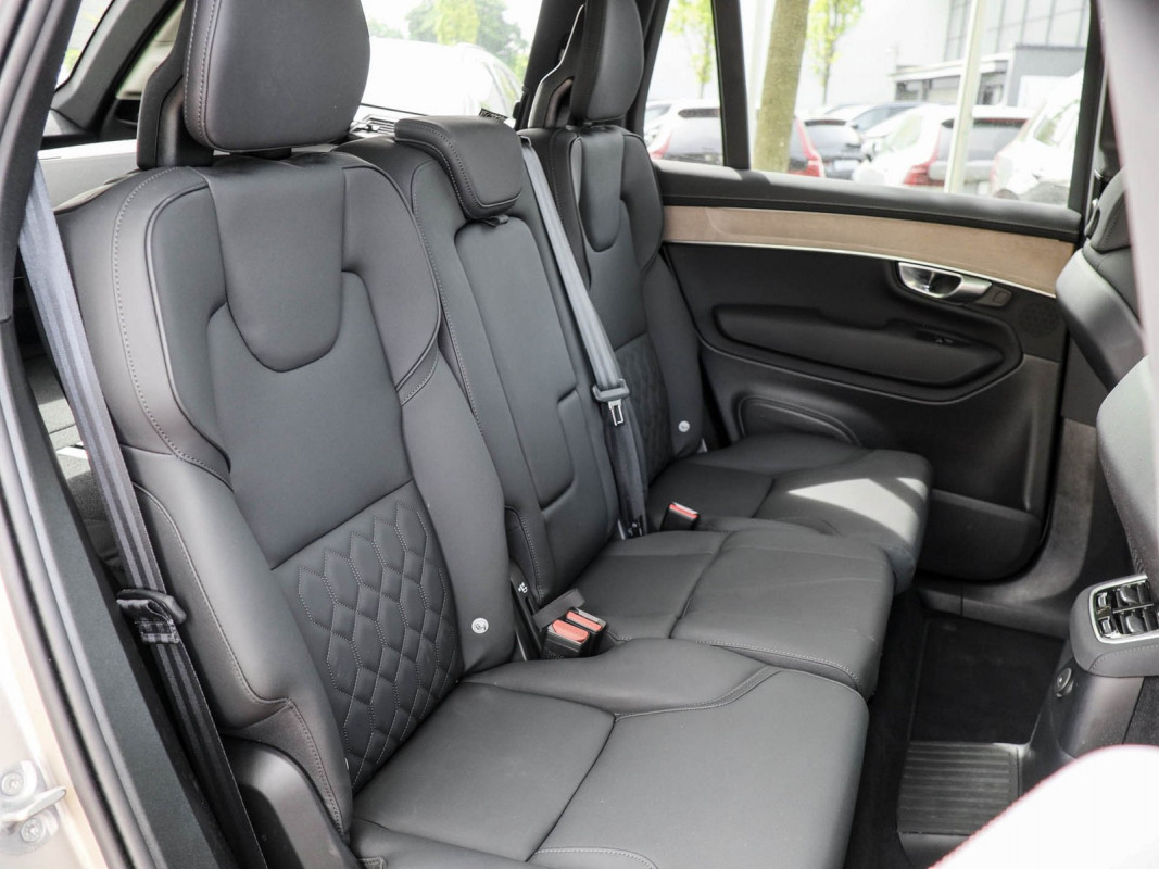Volvo XC90 T8 AWD - SUV/Off-road - Gold - Gebrauchtwagen - Bild 5