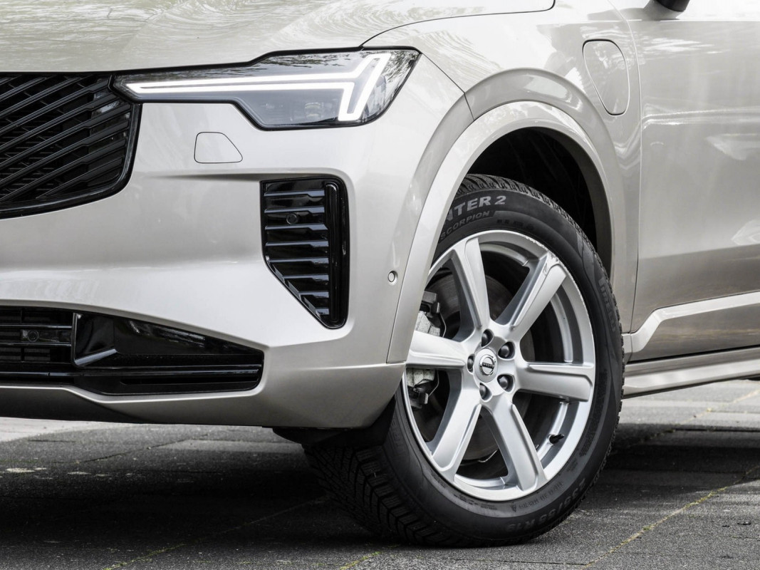 Volvo XC90 T8 AWD - SUV/Off-road - Gold - Gebrauchtwagen - Bild 6