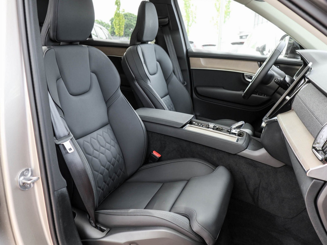 Volvo XC90 T8 AWD - SUV/Off-road - Gold - Gebrauchtwagen - Bild 7