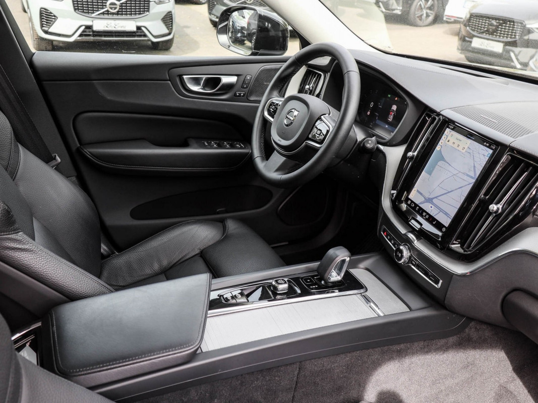 Volvo XC60 B4 AWD (D) - SUV/Off-road - Schwarz - Gebrauchtwagen - Bild 3
