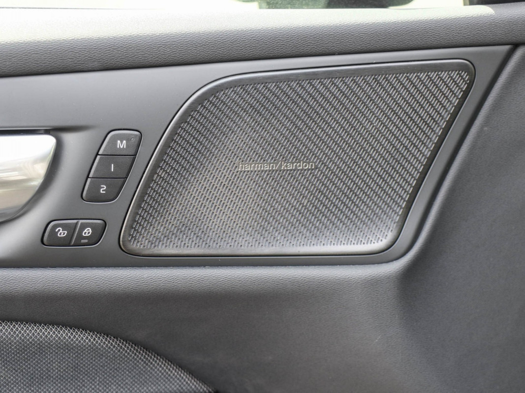 Volvo V60 T6 AWD - Kombi - Schwarz - Gebrauchtwagen - Bild 15