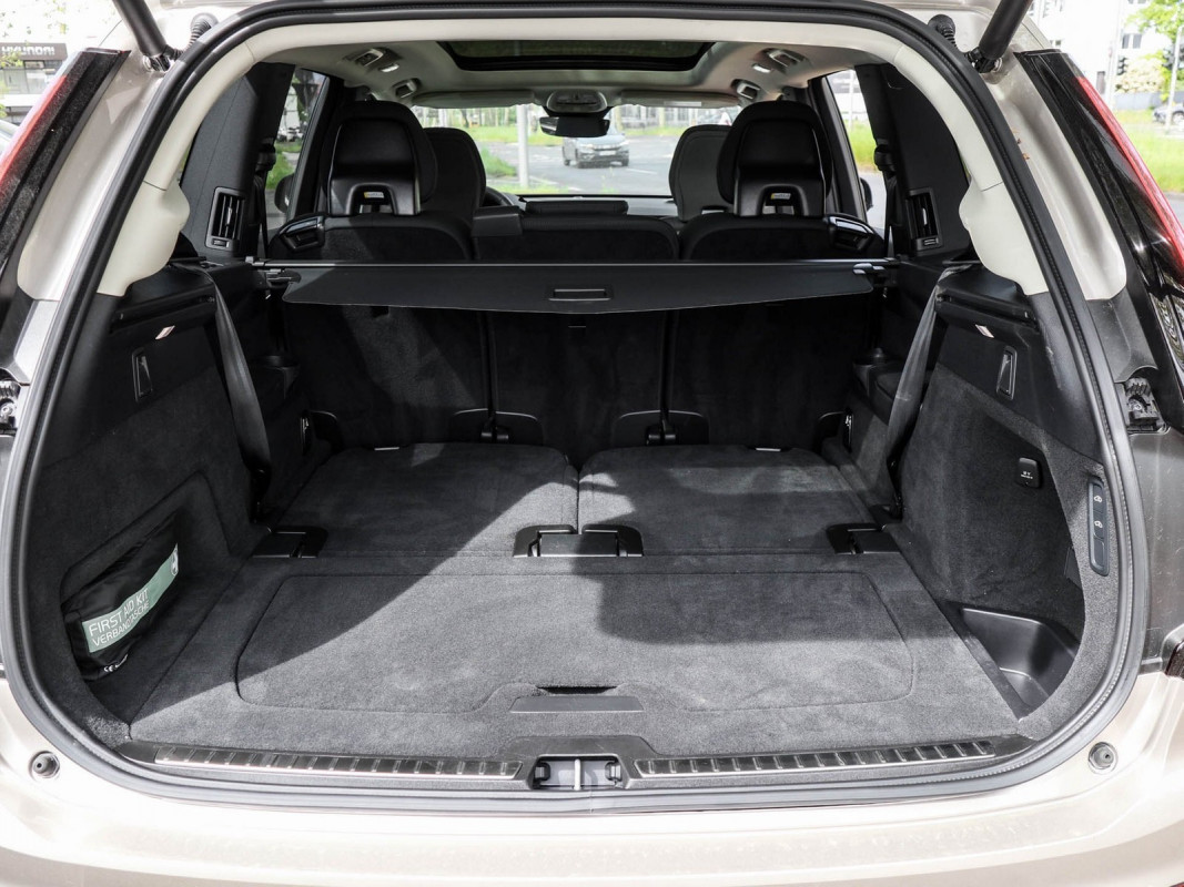 Volvo XC90 T8 AWD - SUV/Off-road - Gold - Gebrauchtwagen - Bild 11