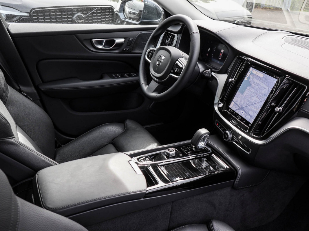 Volvo V60 T6 AWD - Kombi - Blau - Gebrauchtwagen - Bild 3