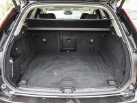 Volvo XC60 B4 AWD (D) - SUV/Off-road - Schwarz - Gebrauchtwagen - Bild 11