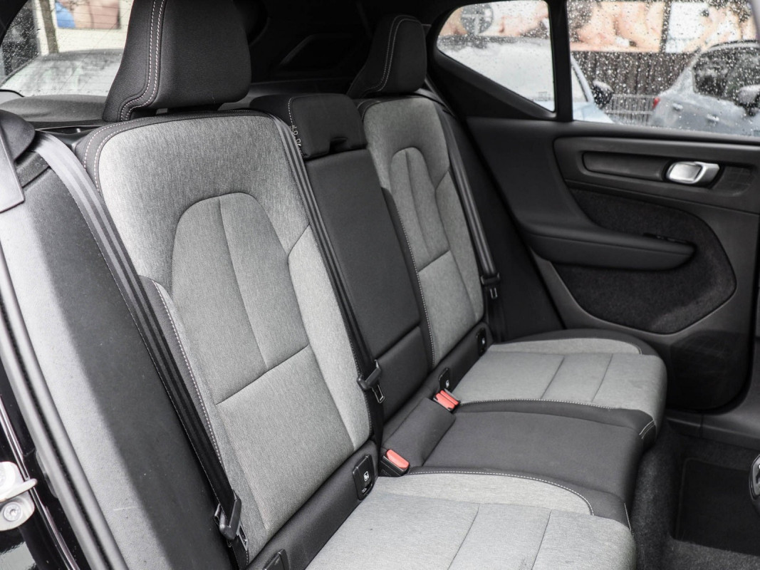 Volvo XC40 B3 - SUV/Off-road - Schwarz - Gebrauchtwagen - Bild 5