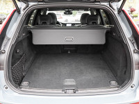 Volvo XC60 B4 Diesel AWD - SUV/Off-road - Grau - Gebrauchtwagen - Bild 11
