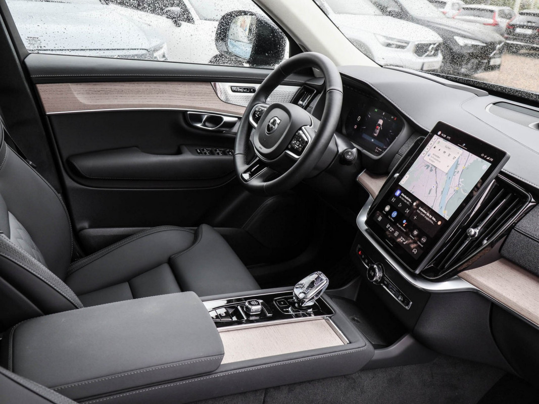 Volvo XC90 T8 AWD - SUV/Off-road - Blau - Gebrauchtwagen - Bild 3