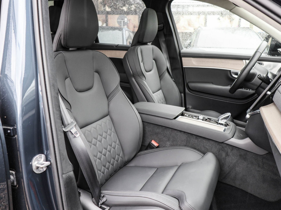 Volvo XC90 T8 AWD - SUV/Off-road - Blau - Gebrauchtwagen - Bild 7