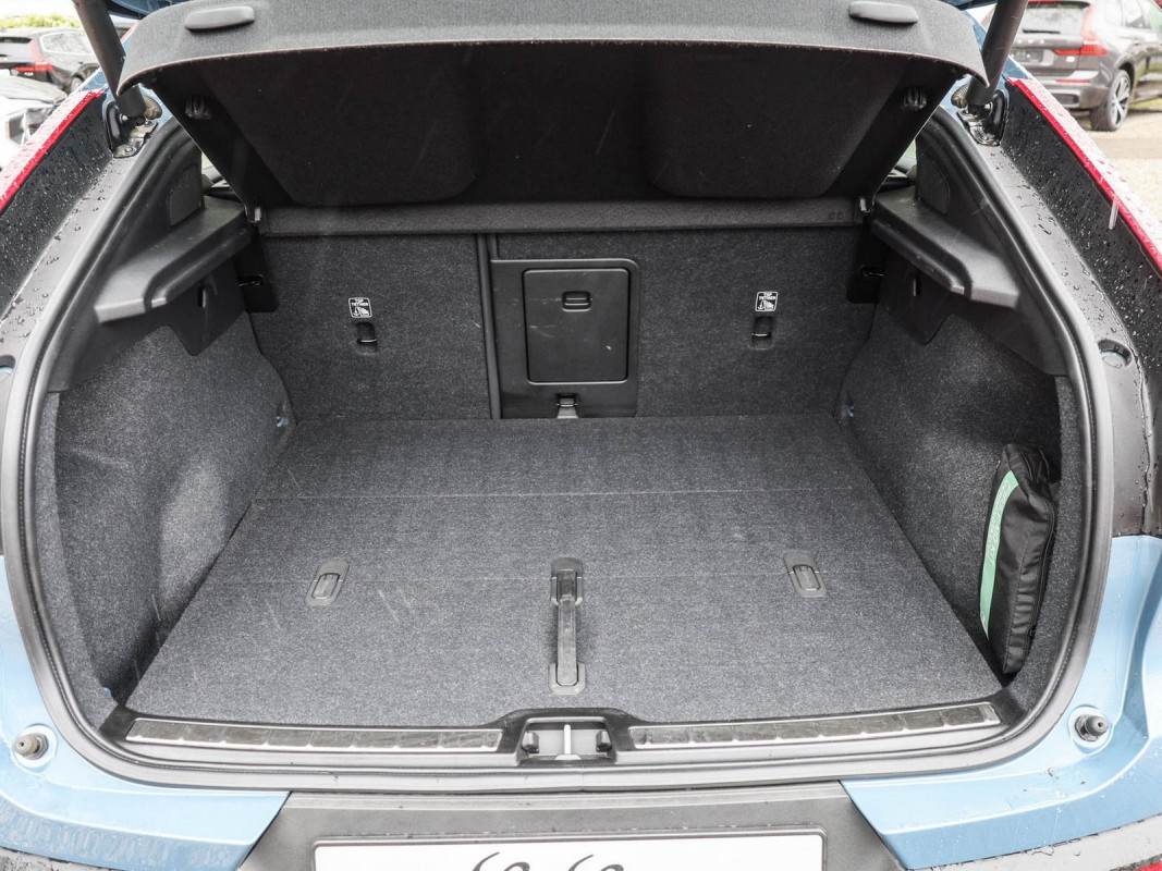 Volvo C40 Single Motor - SUV/Off-road - Blau - Gebrauchtwagen - Bild 11