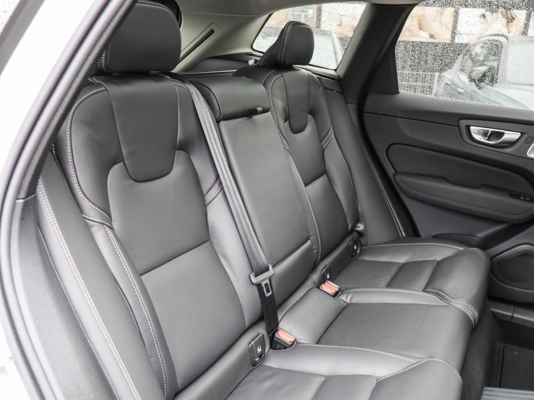 Volvo XC60 T8 AWD - SUV/Off-road - Weiss - Gebrauchtwagen - Bild 5
