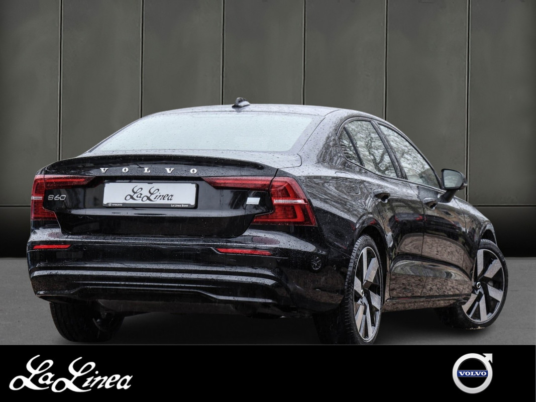Volvo S60 T8 AWD - Limousine - Schwarz - Gebrauchtwagen - Bild 2