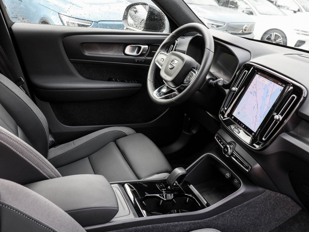 Volvo XC40 - SUV/Off-road - Grau - Gebrauchtwagen - Bild 3