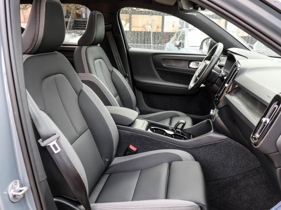 Volvo XC40 - SUV/Off-road - Grau - Gebrauchtwagen - Bild 7