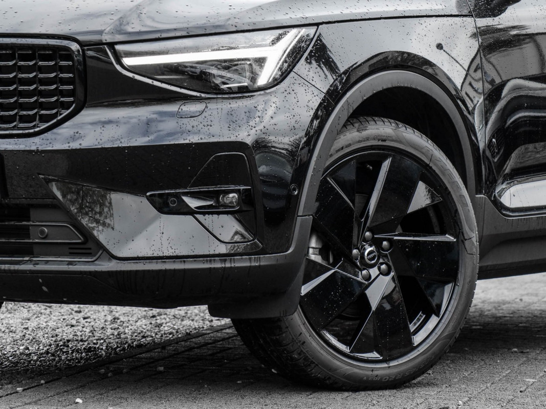 Volvo XC40 B4 - SUV/Off-road - Schwarz - Gebrauchtwagen - Bild 6
