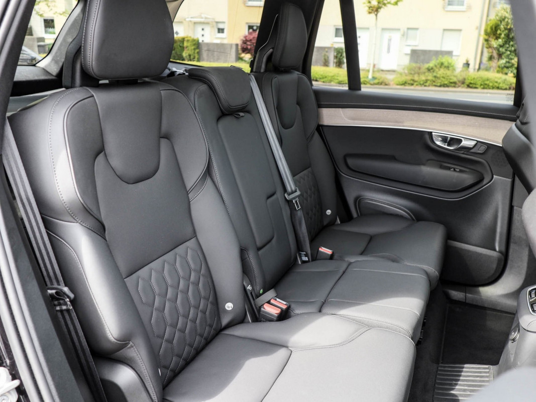 Volvo XC90 T8 AWD - SUV/Off-road - Schwarz - Gebrauchtwagen - Bild 5