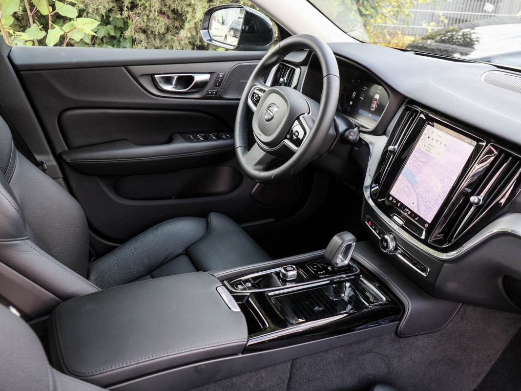 Volvo V60 T6 AWD - Kombi - Braun - Gebrauchtwagen - Bild 3