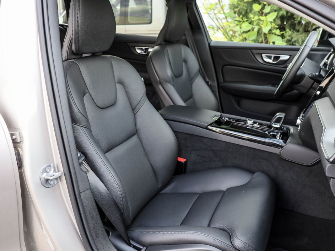 Volvo V60 T6 AWD - Kombi - Braun - Gebrauchtwagen - Bild 7
