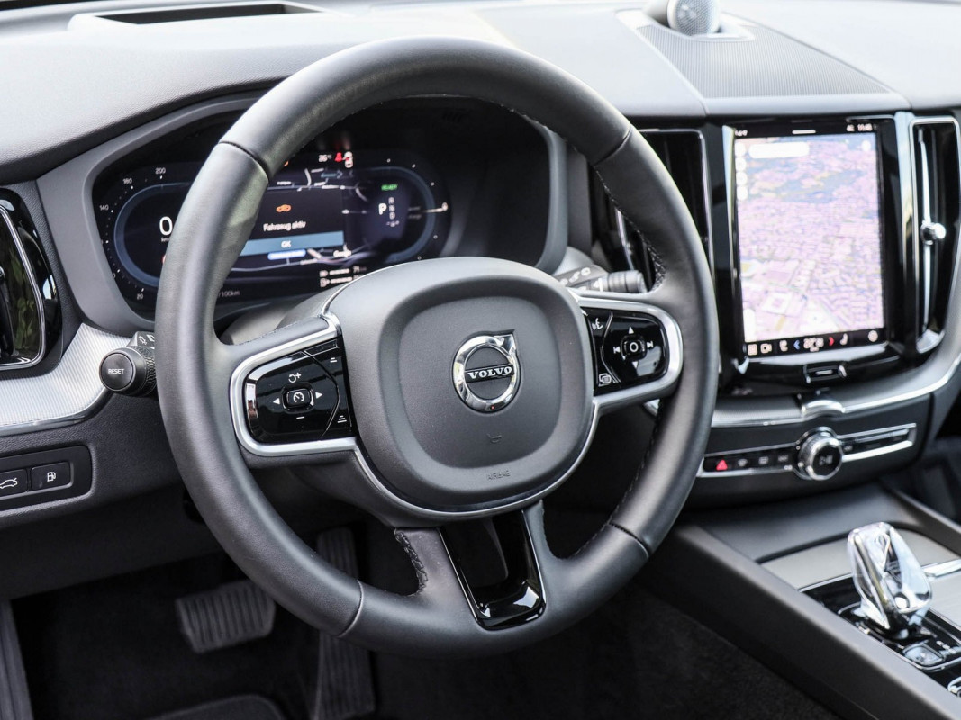 Volvo XC60 T8 AWD - SUV/Off-road - Schwarz - Gebrauchtwagen - Bild 10