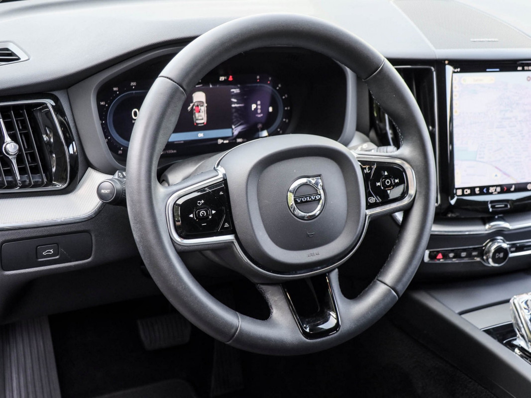 Volvo XC60 B4 Benzin - SUV/Off-road - Grau - Gebrauchtwagen - Bild 10