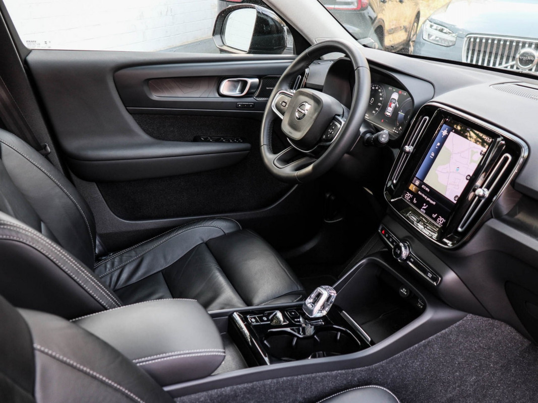 Volvo XC40 T5 - SUV/Off-road - Schwarz - Gebrauchtwagen - Bild 3