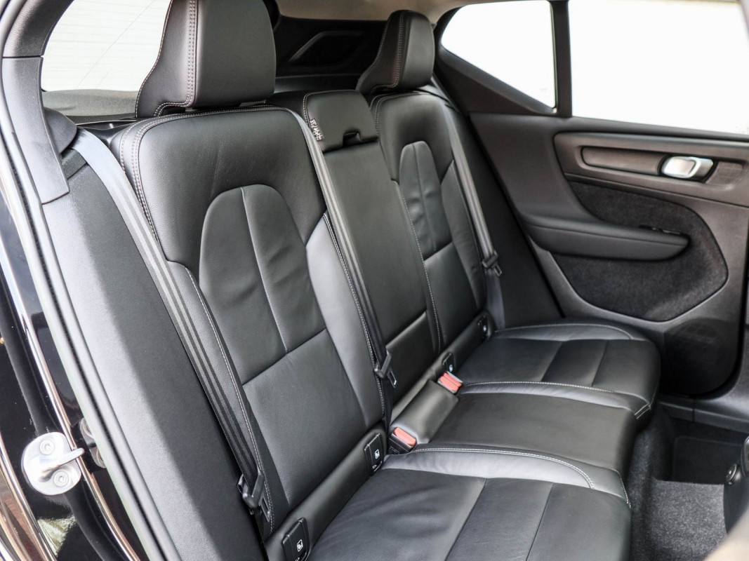 Volvo XC40 T5 - SUV/Off-road - Schwarz - Gebrauchtwagen - Bild 5