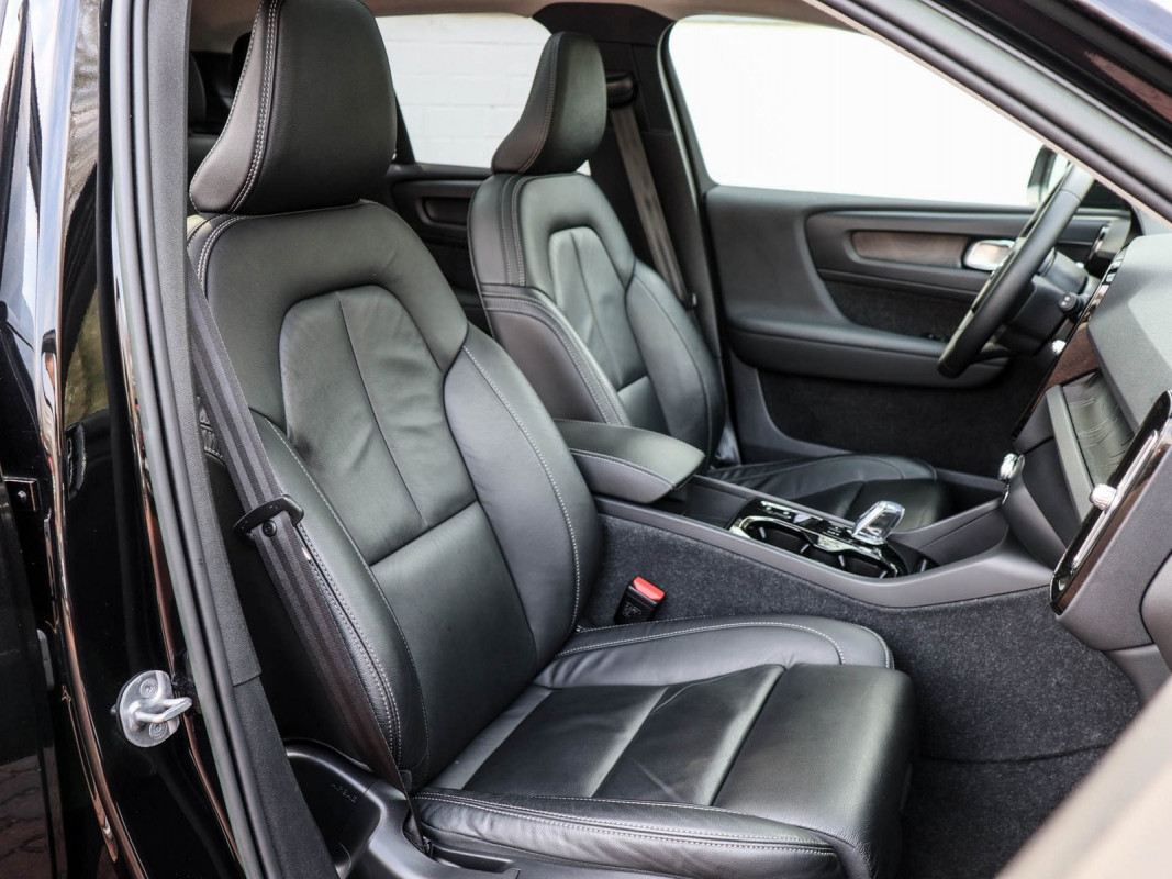 Volvo XC40 T5 - SUV/Off-road - Schwarz - Gebrauchtwagen - Bild 7